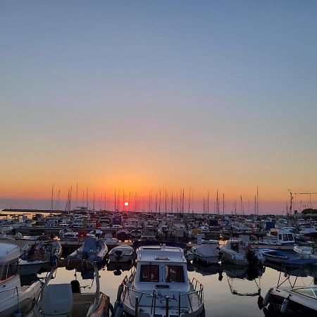 Apartmaji Tim Izola Exteriör bild