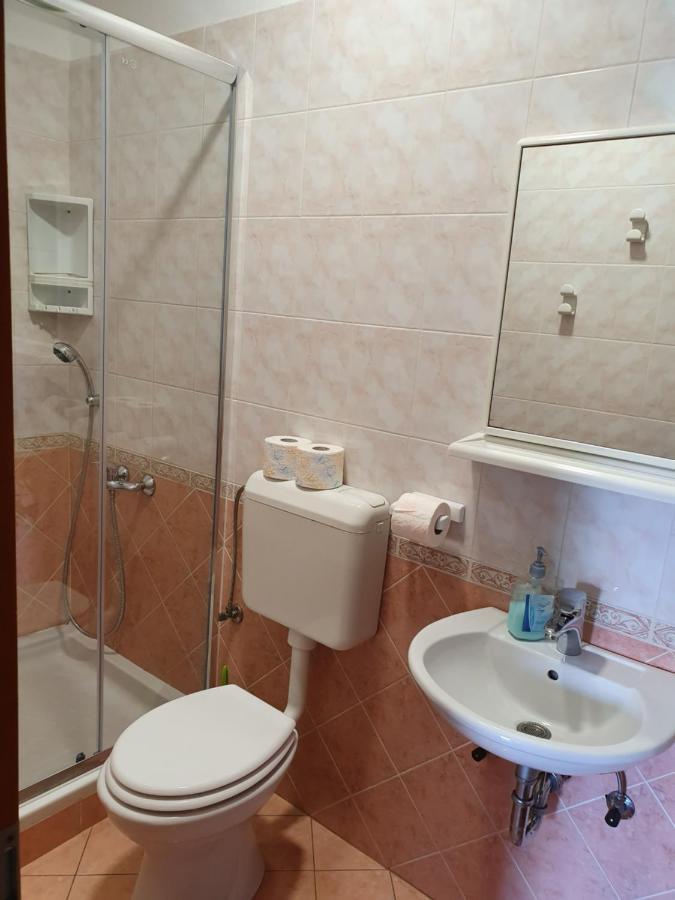 Apartmaji Tim Izola Exteriör bild