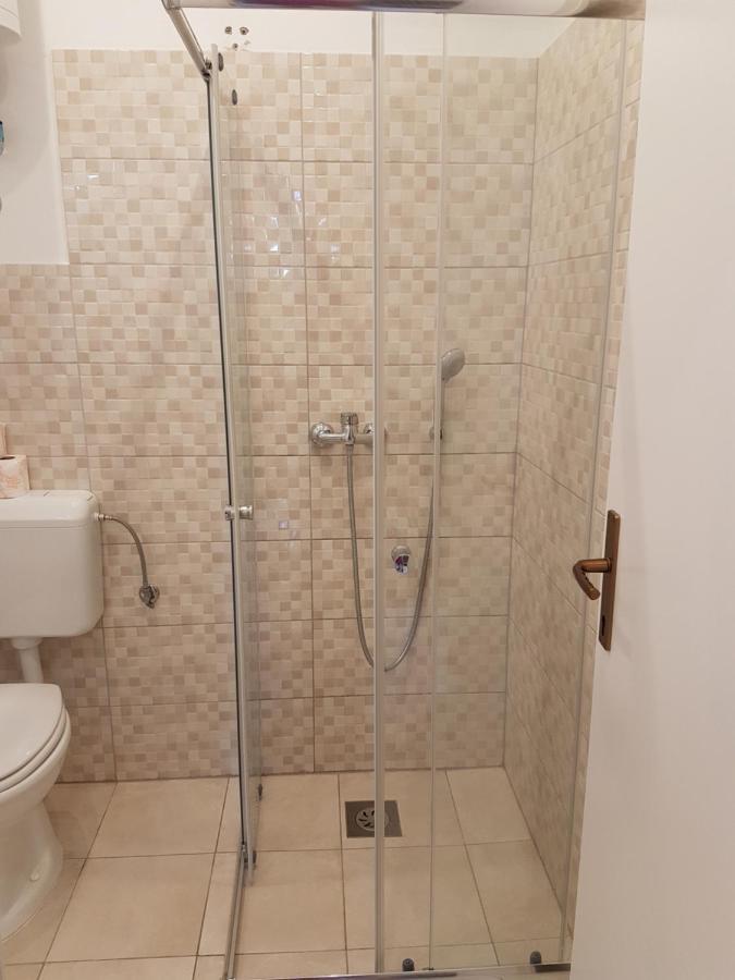 Apartmaji Tim Izola Exteriör bild