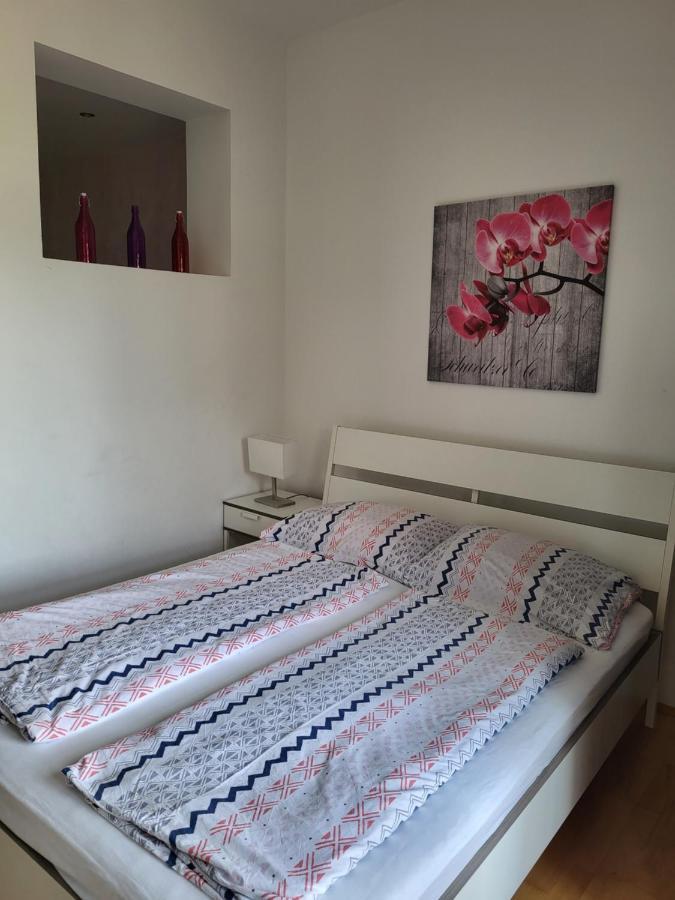 Apartmaji Tim Izola Exteriör bild