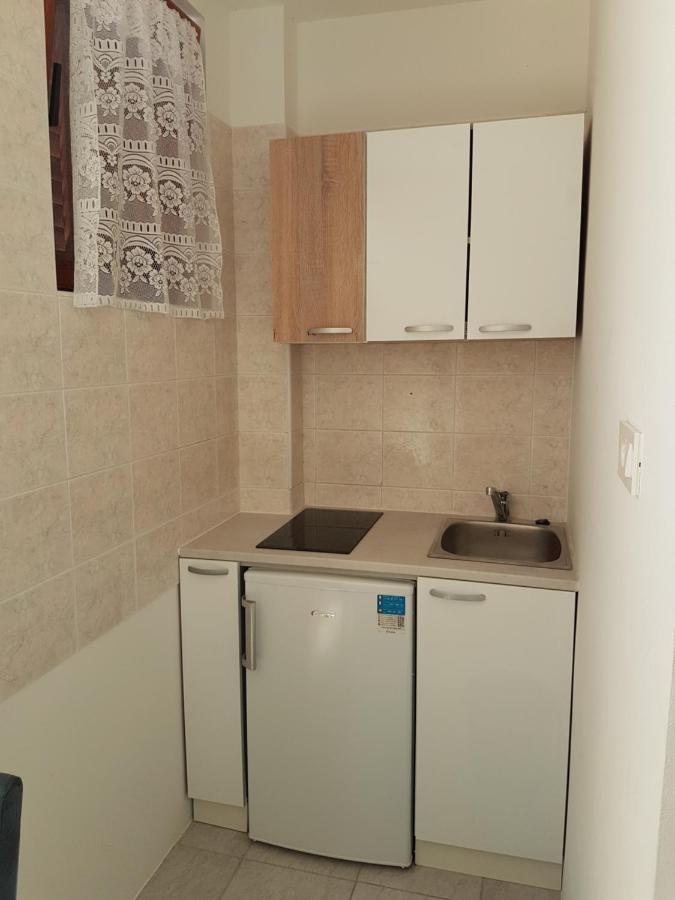 Apartmaji Tim Izola Exteriör bild